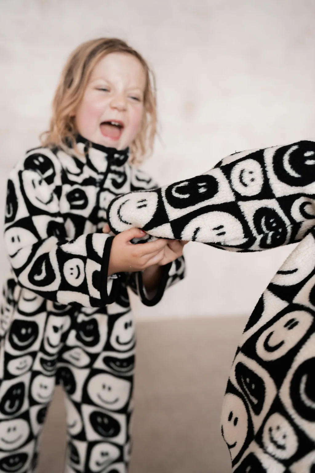FACE CHECKERBOARD SHERPA KIDS ALL IN ONE
