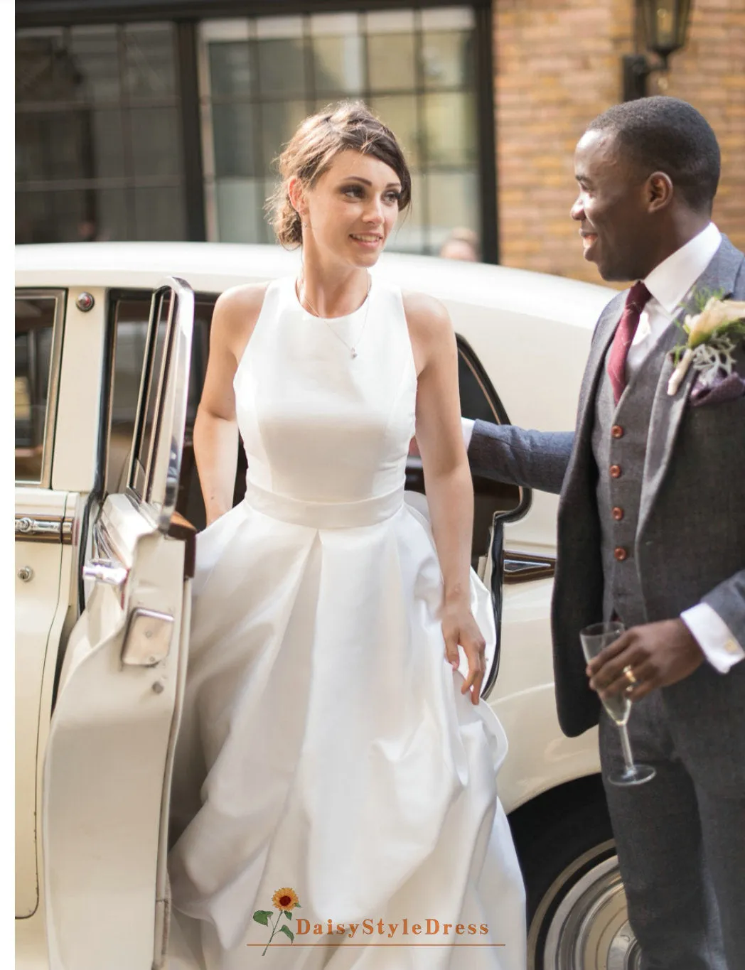 Fashion Criss Cross Back Outddor Off White Wedding Dress