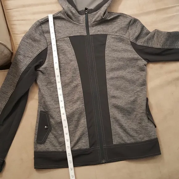 Kuhl Fozza Fleece grey and white long sleeve hoodie Women’s size small