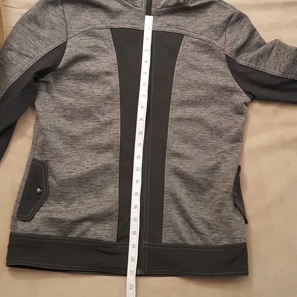 Kuhl Fozza Fleece grey and white long sleeve hoodie Women’s size small