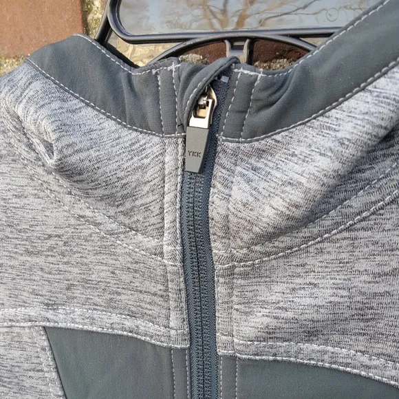 Kuhl Fozza Fleece grey and white long sleeve hoodie Women’s size small