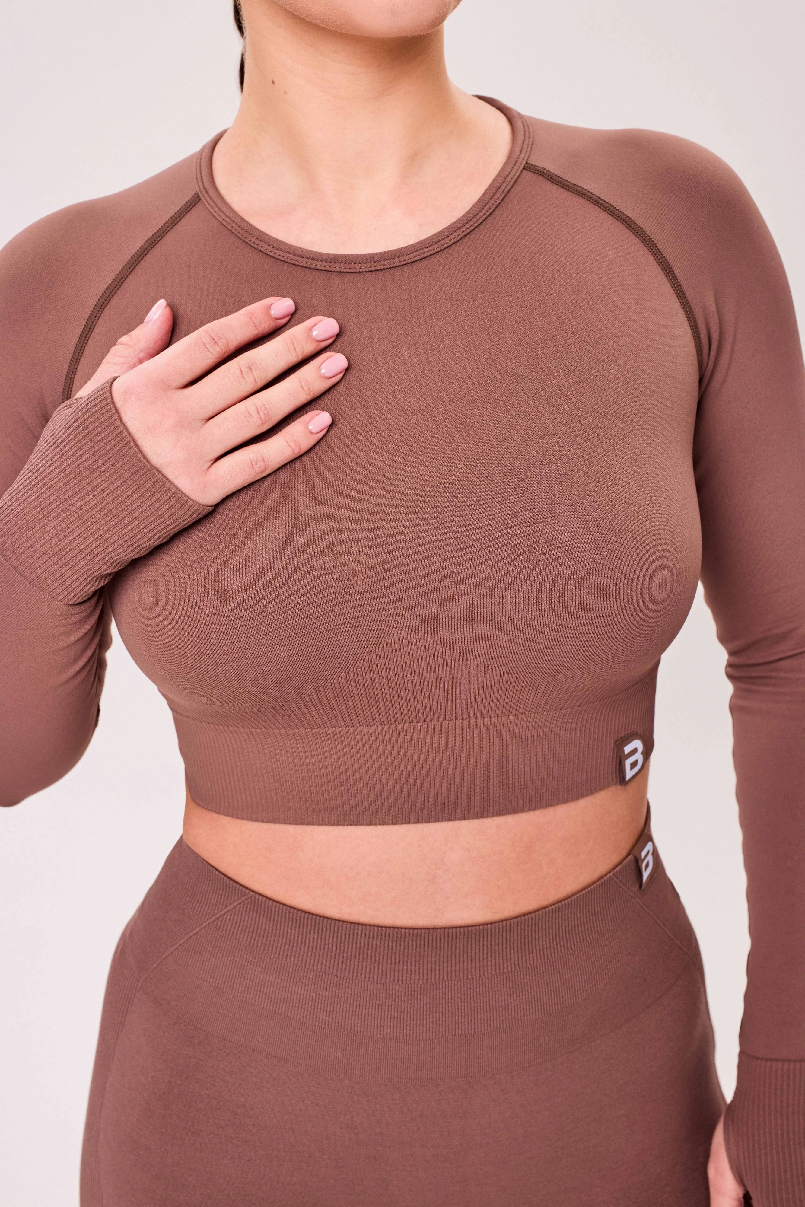 SEAMLESS LONG-SLEEVE CROP Damen Langarmshirt