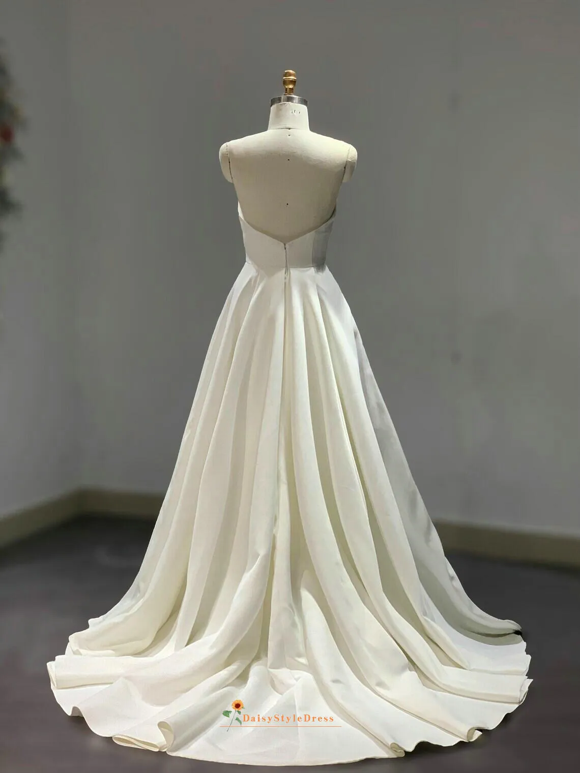 Sexy Slit Lovely Outdoor Wedding Dress