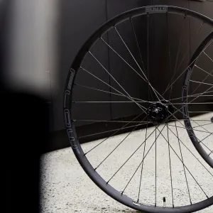 STAN'S NOTUBES FLOW MK4 ON CHRIS KING - 27.5/29" WHEELSET