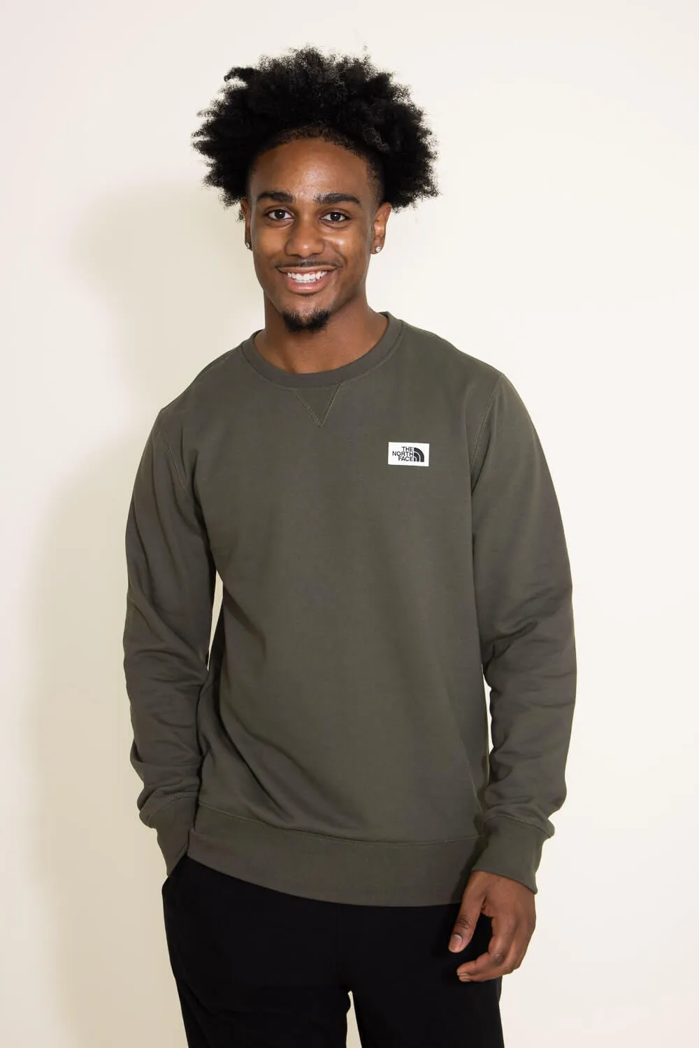 The North Face Heritage Patch Sweatshirt for Men in Green | NF0A7WXH-21L